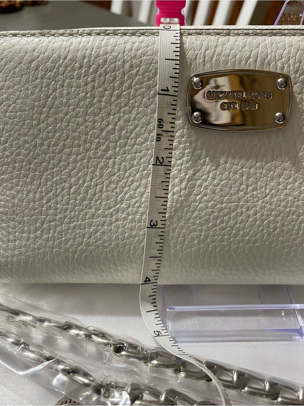 Michael Kors White Zip Around Wallet - Picture 16 of 16